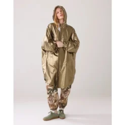 Abrigo Impermeable Metálico Oversized