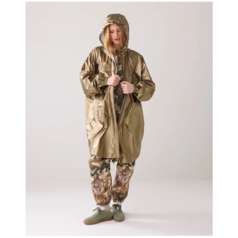 Abrigo Impermeable Metálico Oversized