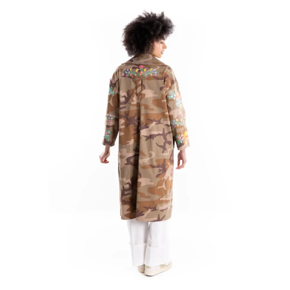 Abrigo Largo de Denim Bull con Estampado de Camuflaje y Bordado Floral