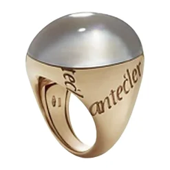 Anillo de madreperla blanca y cristal de roca