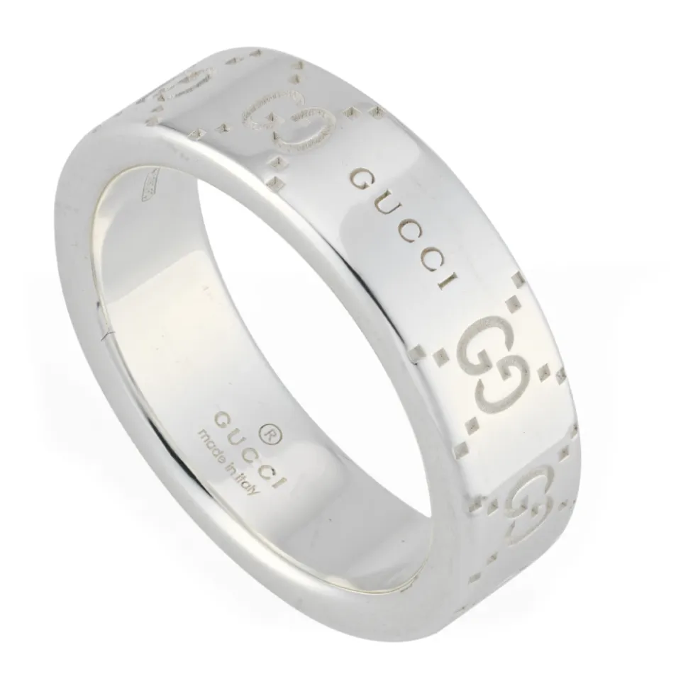 Anillo Gucci Signature en plata de ley