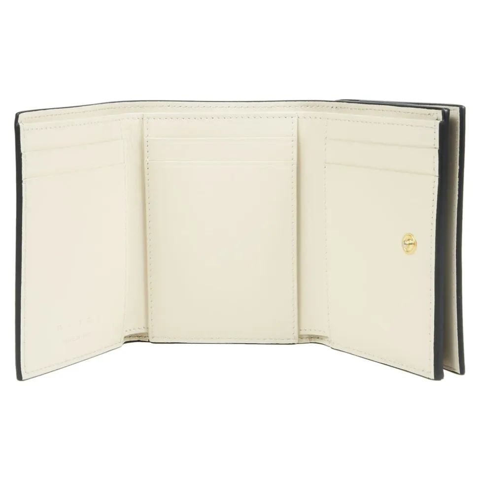 Billetera Trifold de Cuero con Bordado Hecho a Mano