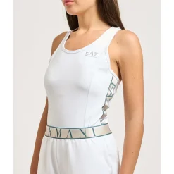 Body con banda de la marca y logo en el pecho