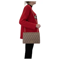 Bolso de Hombro con Botón Magnético de Cuero