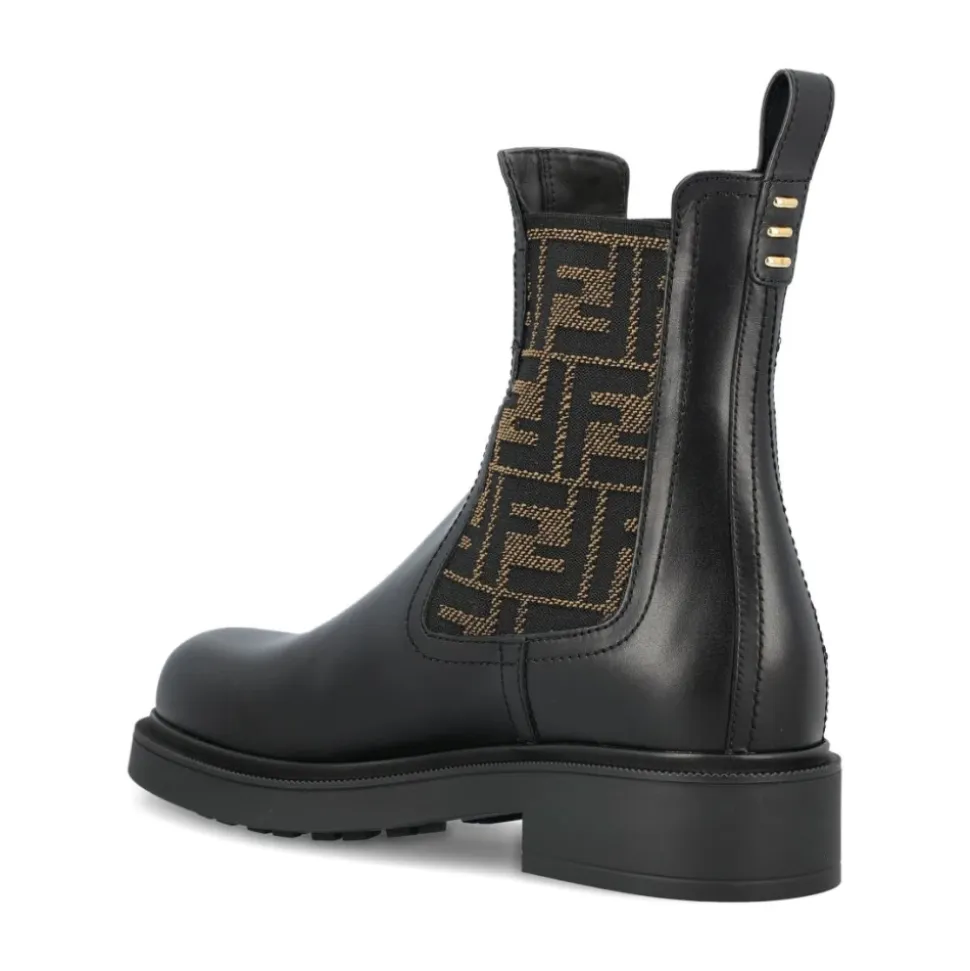 Botas Negras de Cuero con Estampado FF