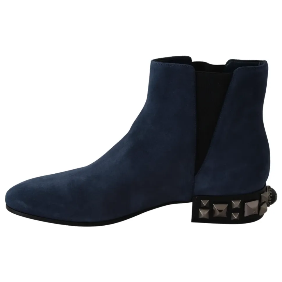 Botines de ante con tachuelas decorativas