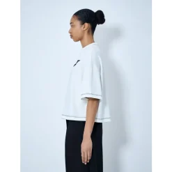 Camiseta Boxy con Logo Bordado