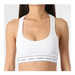 Camiseta de entrenamiento con incrustaciones de logotipo
