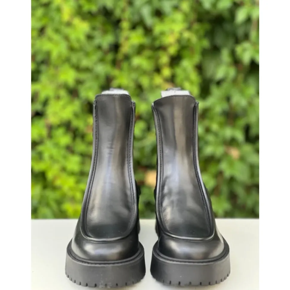 Chelsea Boot