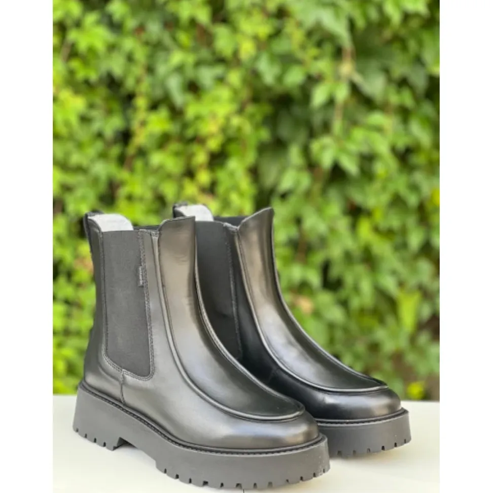 Chelsea Boot