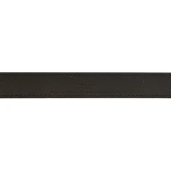 Cinturón de cuero con placa del logo