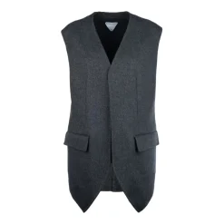 Colección de Chaquetas y Chalecos Elegantes