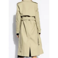 Gabardina con cinturón
