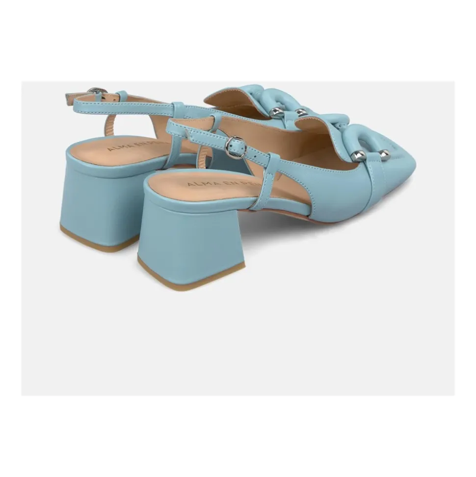 Heel shoe detail