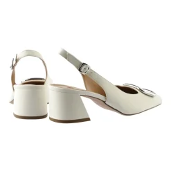 Jennifer Pump