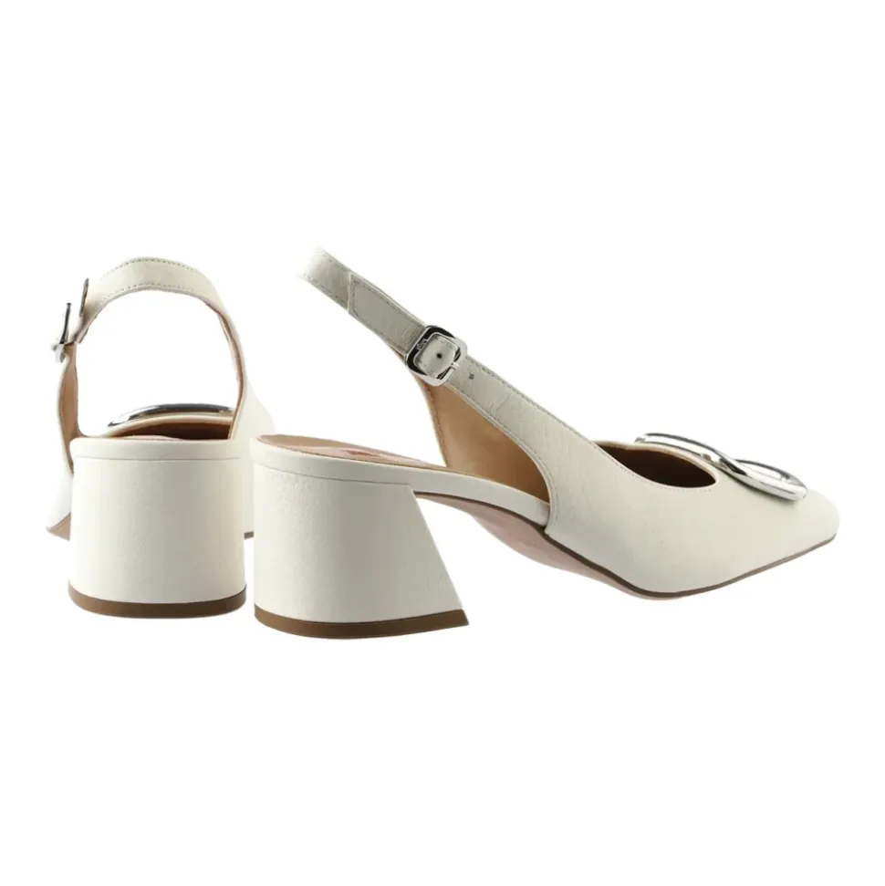 Jennifer Pump