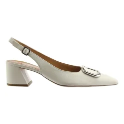 Jennifer Pump