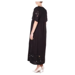 Maxi Vestido con Detalles de Ojal