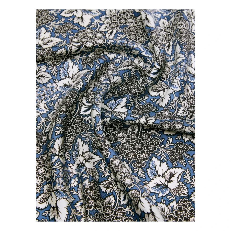 Onesto Foulard Scarf