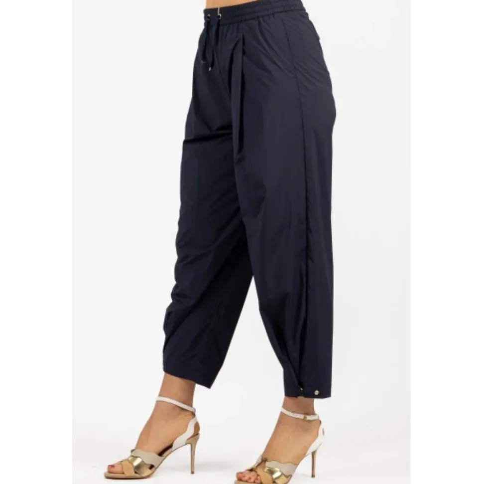 Pantalones con cordón ajustable