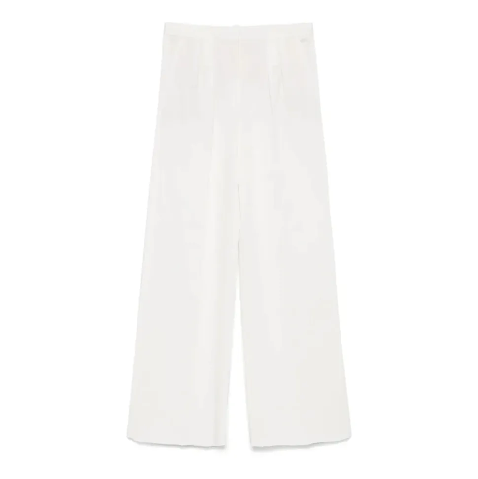 Pantalones con pliegues para un look elegante