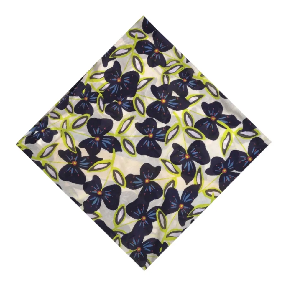 Pañuelo con Estampado Floral