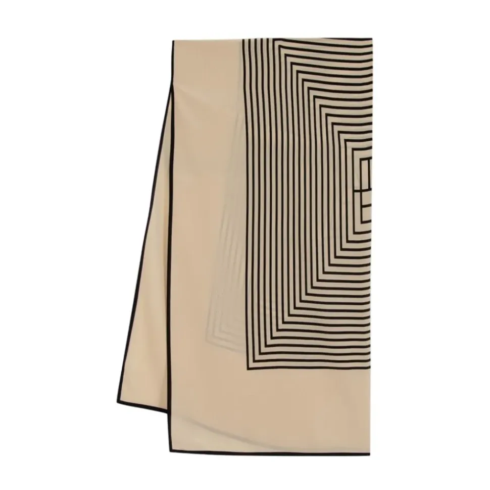 Pañuelo de Seda con Monograma Centrado