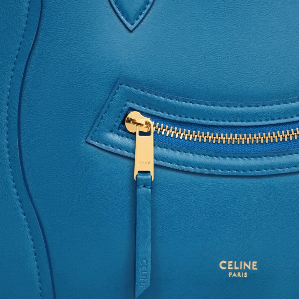 Pochette mediana en piel de becerro brillante