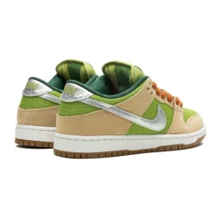 SB Dunk Low Pro 'Escargot' Sneakers