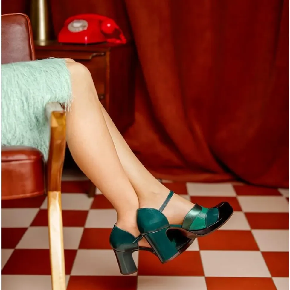 Tacones de Cuero Metálico