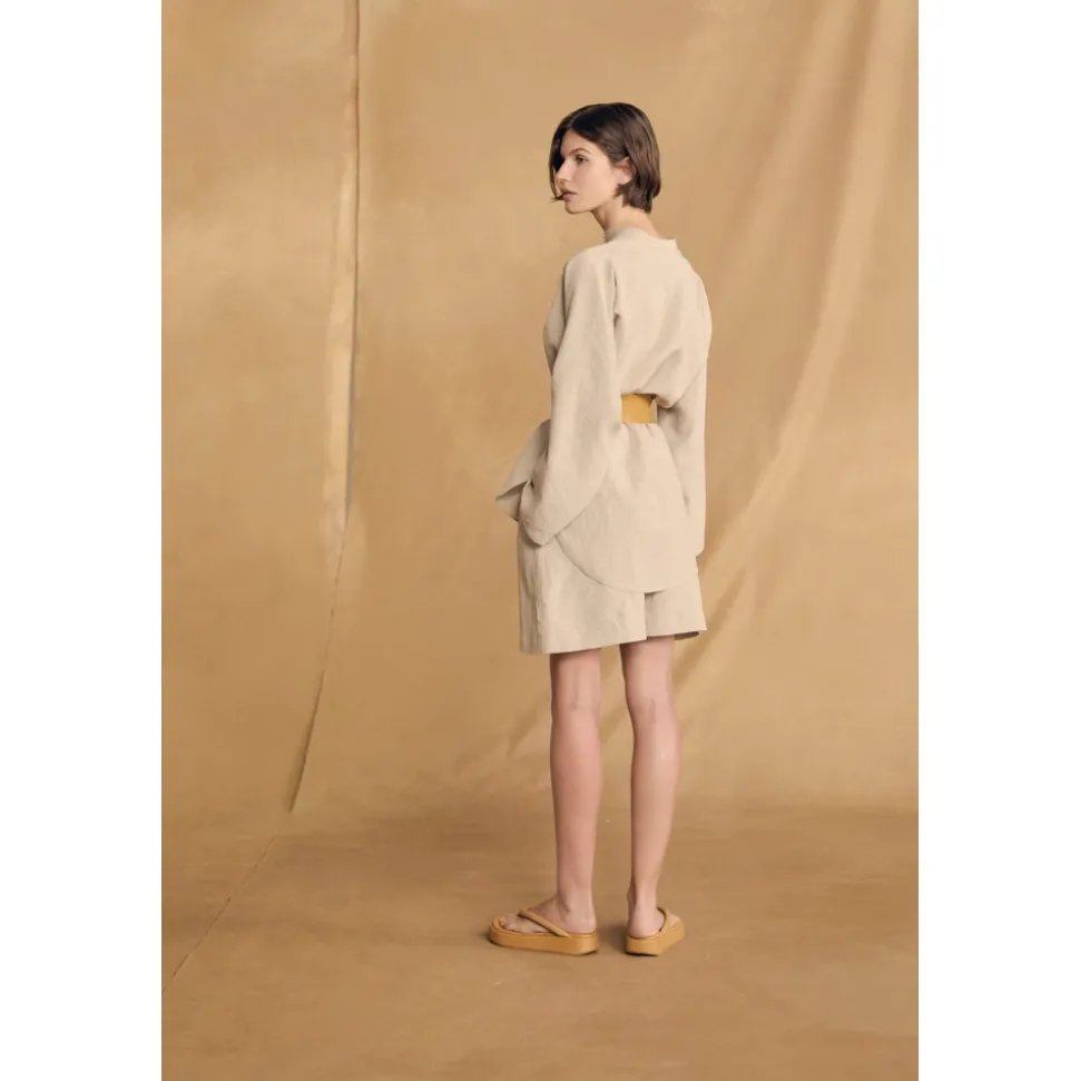 Tilo, camisa de rayas gris y marron-