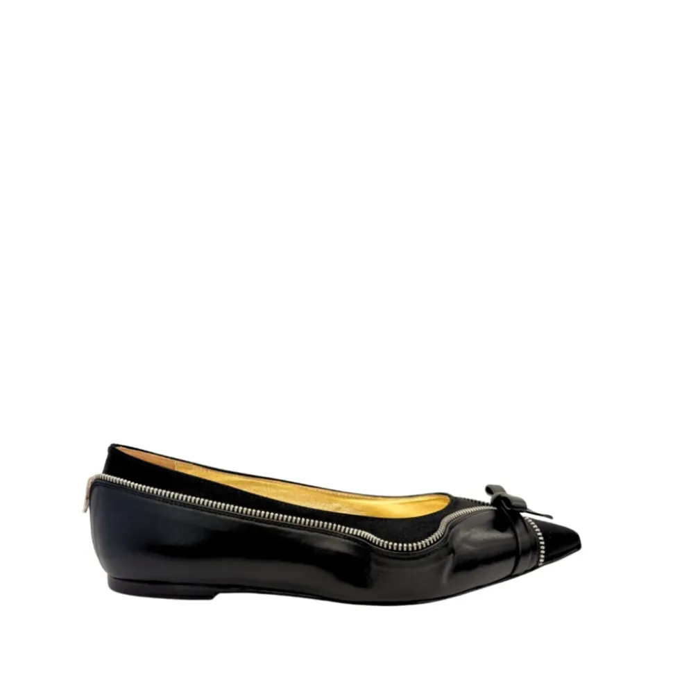 Unzipped Flat