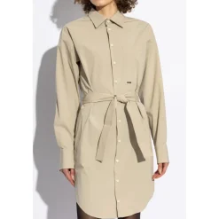 Vestido con cinturón