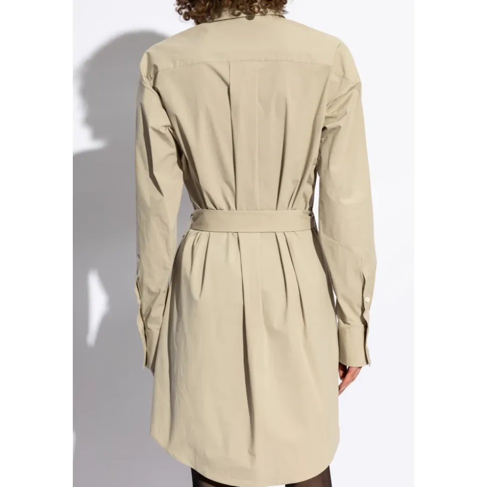 Vestido con cinturón