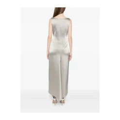 Vestido con Cuello Barco