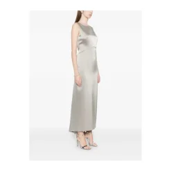 Vestido con Cuello Barco