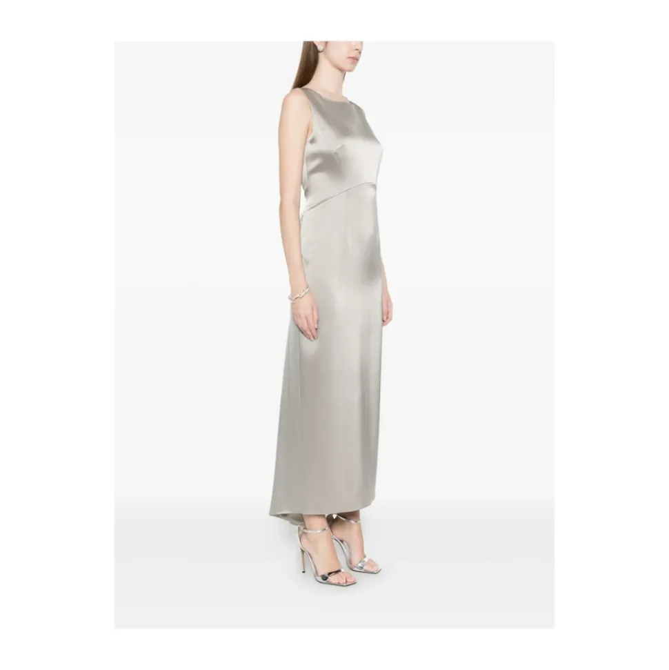 Vestido con Cuello Barco