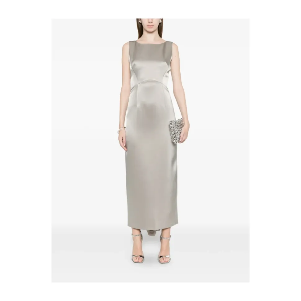 Vestido con Cuello Barco