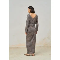 Vestido Cruzado de Seda con Estampado Abstracto