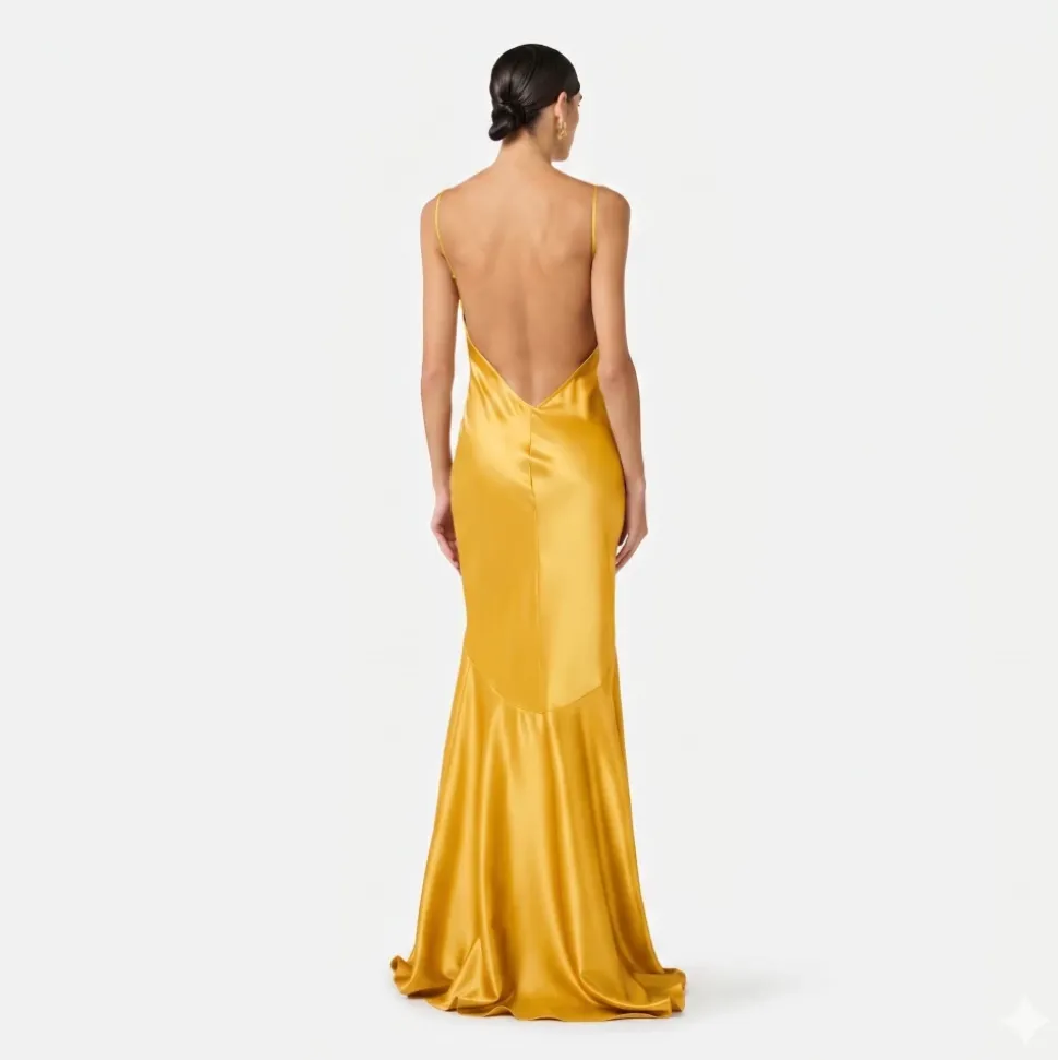 Vestido de satén de alfombra roja