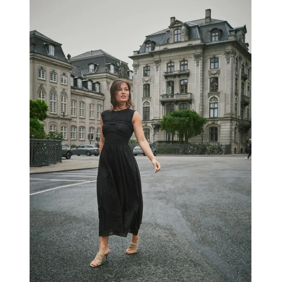 Vestido de Voile Negro con Smock