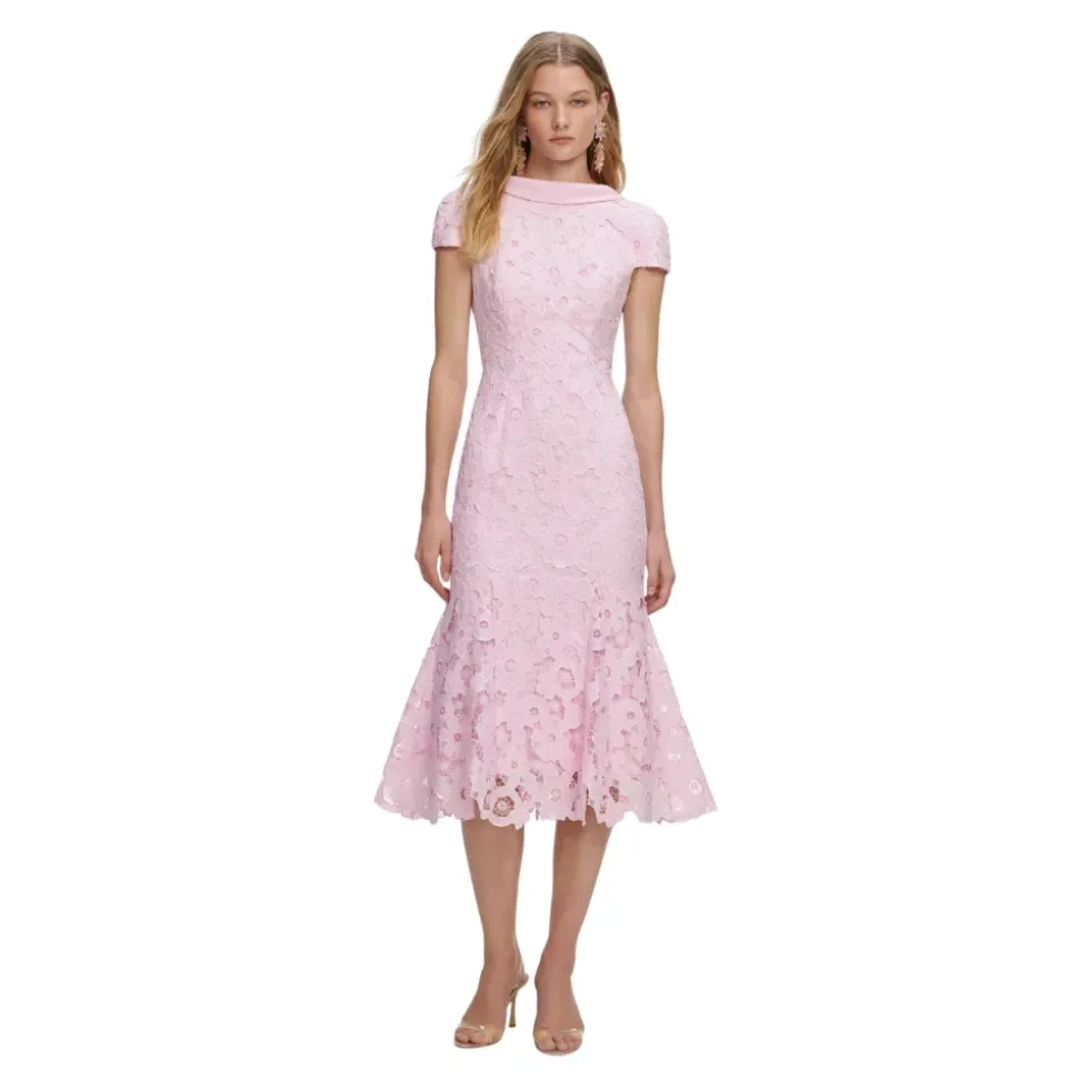 Vestido Midi de Encaje Fino