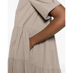 Vestido midi escalonado de manga corta