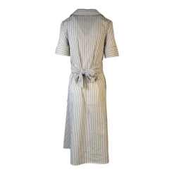 Vestido polo a rayas con cinturón en la cintura