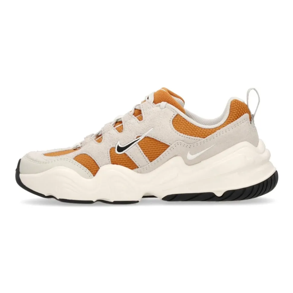 Zapatillas bajas con Swoosh bordado