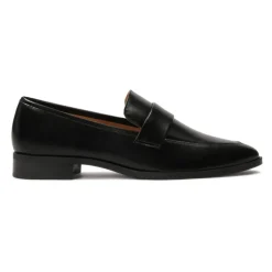 Zapatos de cuero negros sin cordones