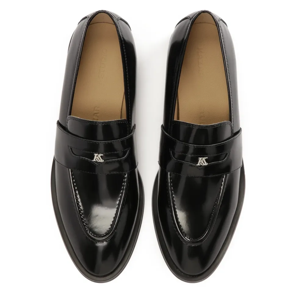 Zapatos negros de cuero sin cordones