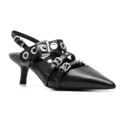 Zapatos planos de cuero negro con detalles de tachuelas