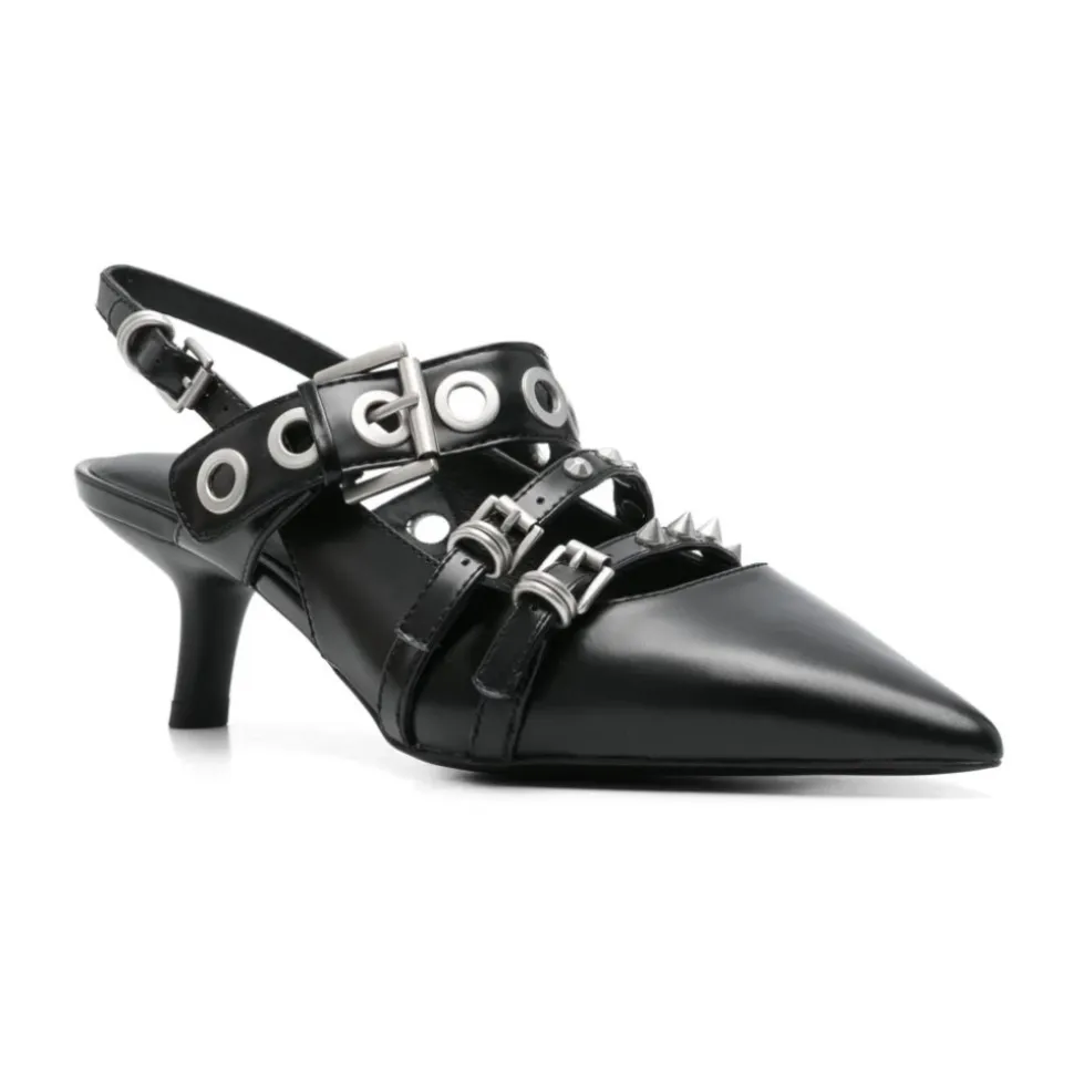 Zapatos planos de cuero negro con detalles de tachuelas