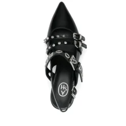 Zapatos planos de cuero negro con detalles de tachuelas
